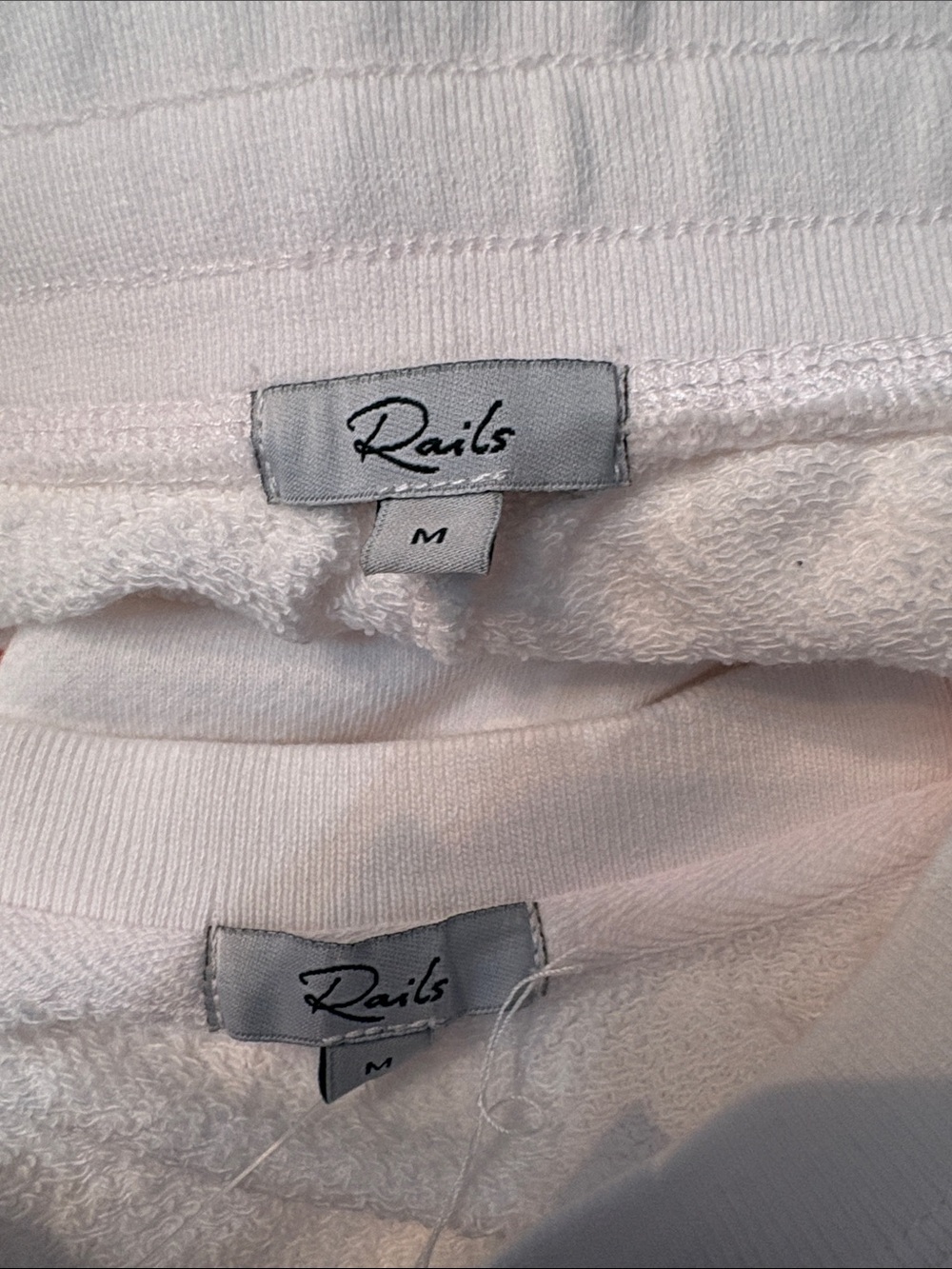 Rails White Jogger Set with Cherry Print - M ๐ - Picture 3 of 4